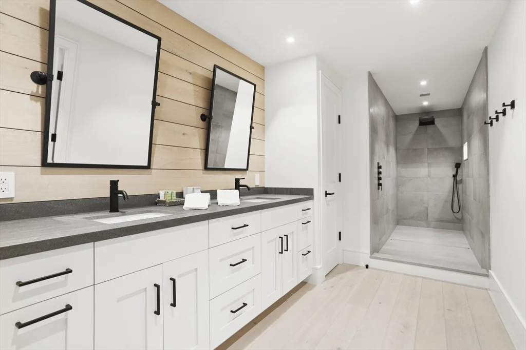 3 Old Mill Ct, Nantucket