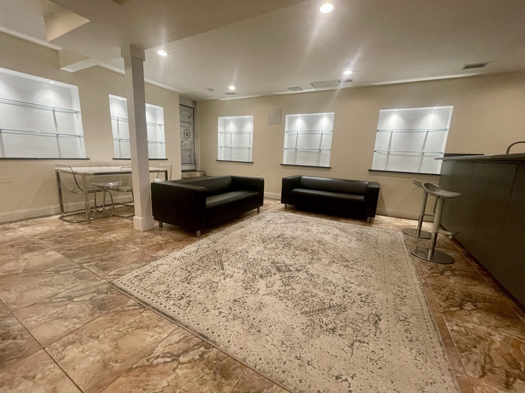 25 Saint Mary's St, Brookline