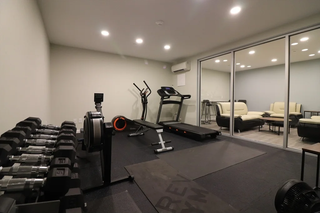 458 Washington St, Brighton