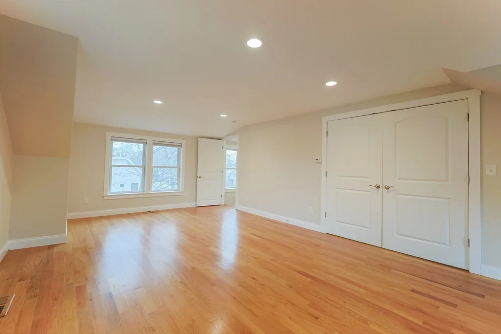 24 Charles St, Westborough