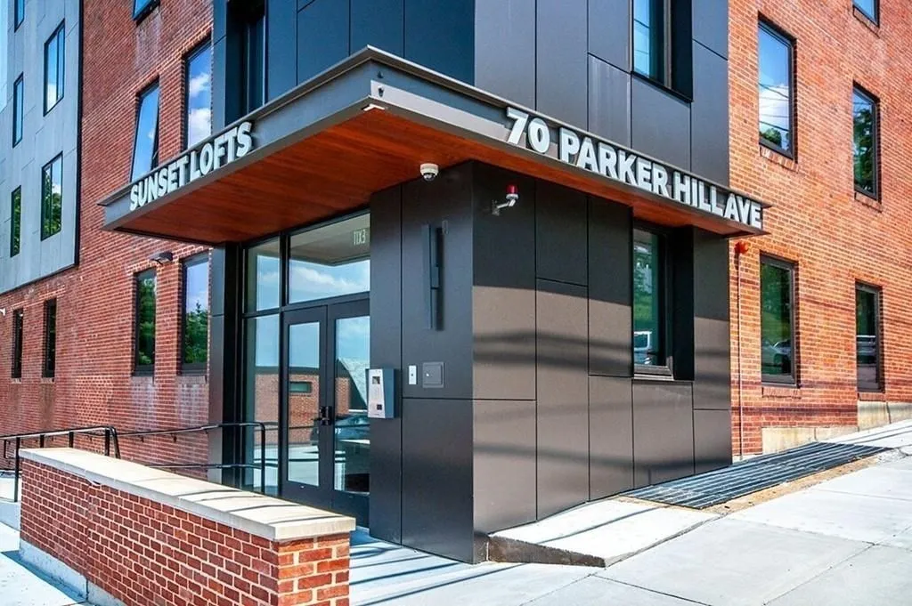 70 Parker Hill Ave, Mission Hill