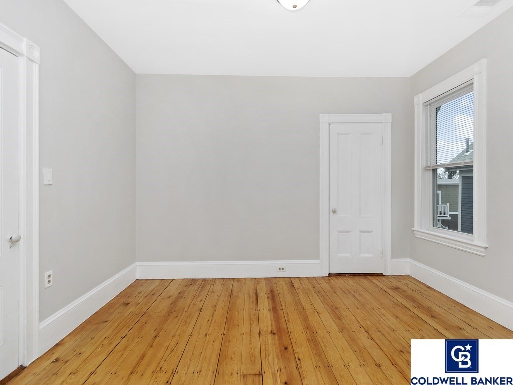 11 Hillside St, Mission Hill