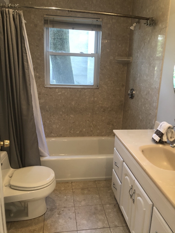 10 Wellesley Ave, Wellesley