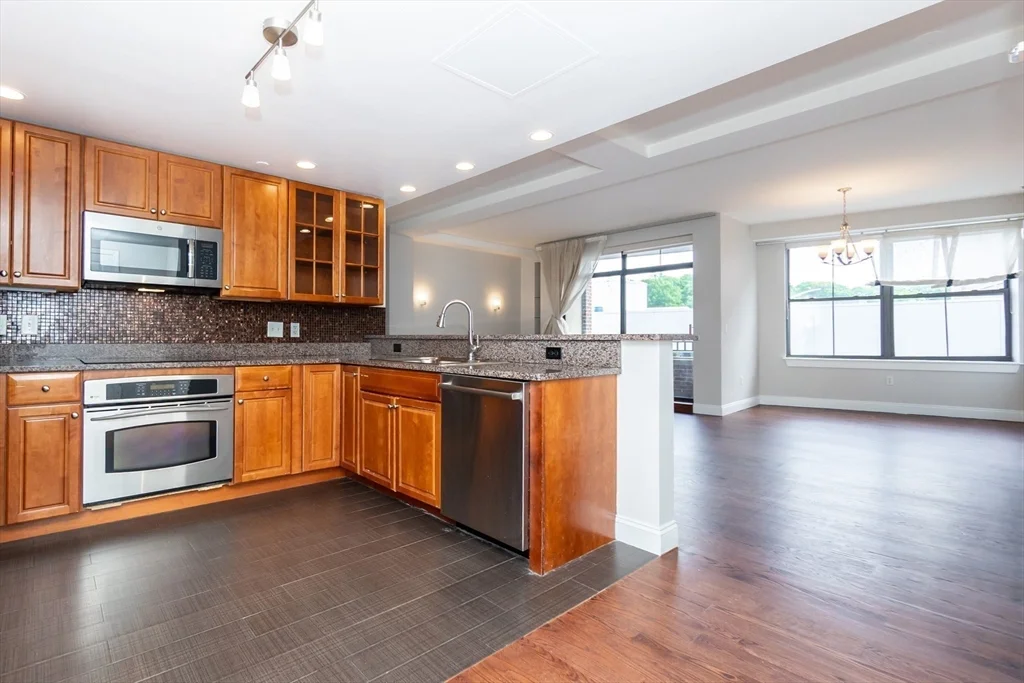 110-112 Cypress St, Coolidge Corner