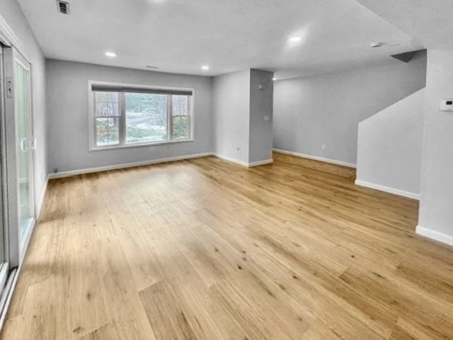 418 Edgebrook Dr, Boylston