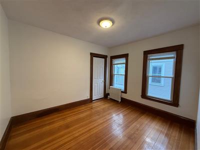 50 Simpson Ave, Tufts