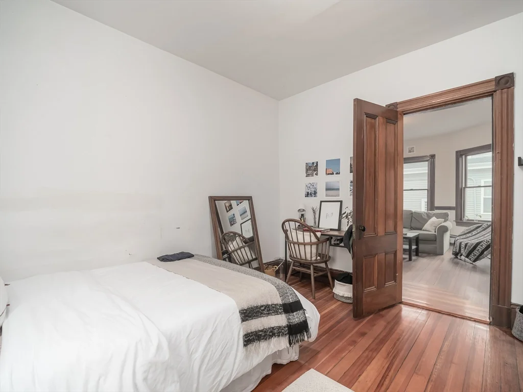 318 Beacon St, Ward Two
