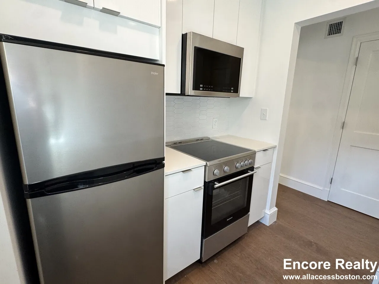 1200 Massachusetts Ave, Riverside