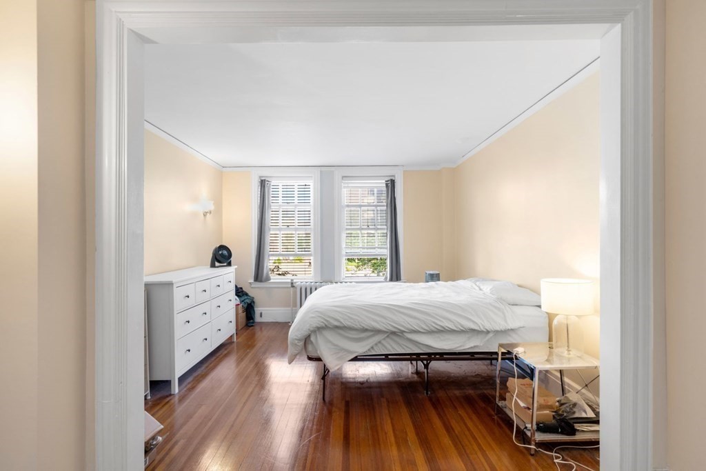 1572 Massachusetts Ave, Harvard Square