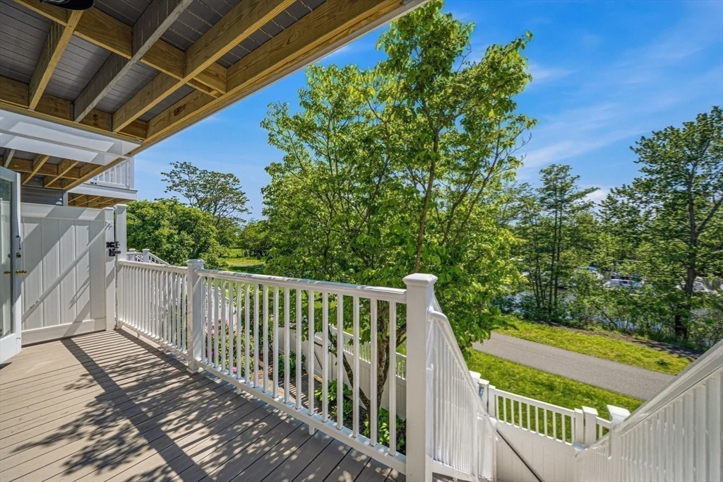 20 Ship Ave, Glenwood