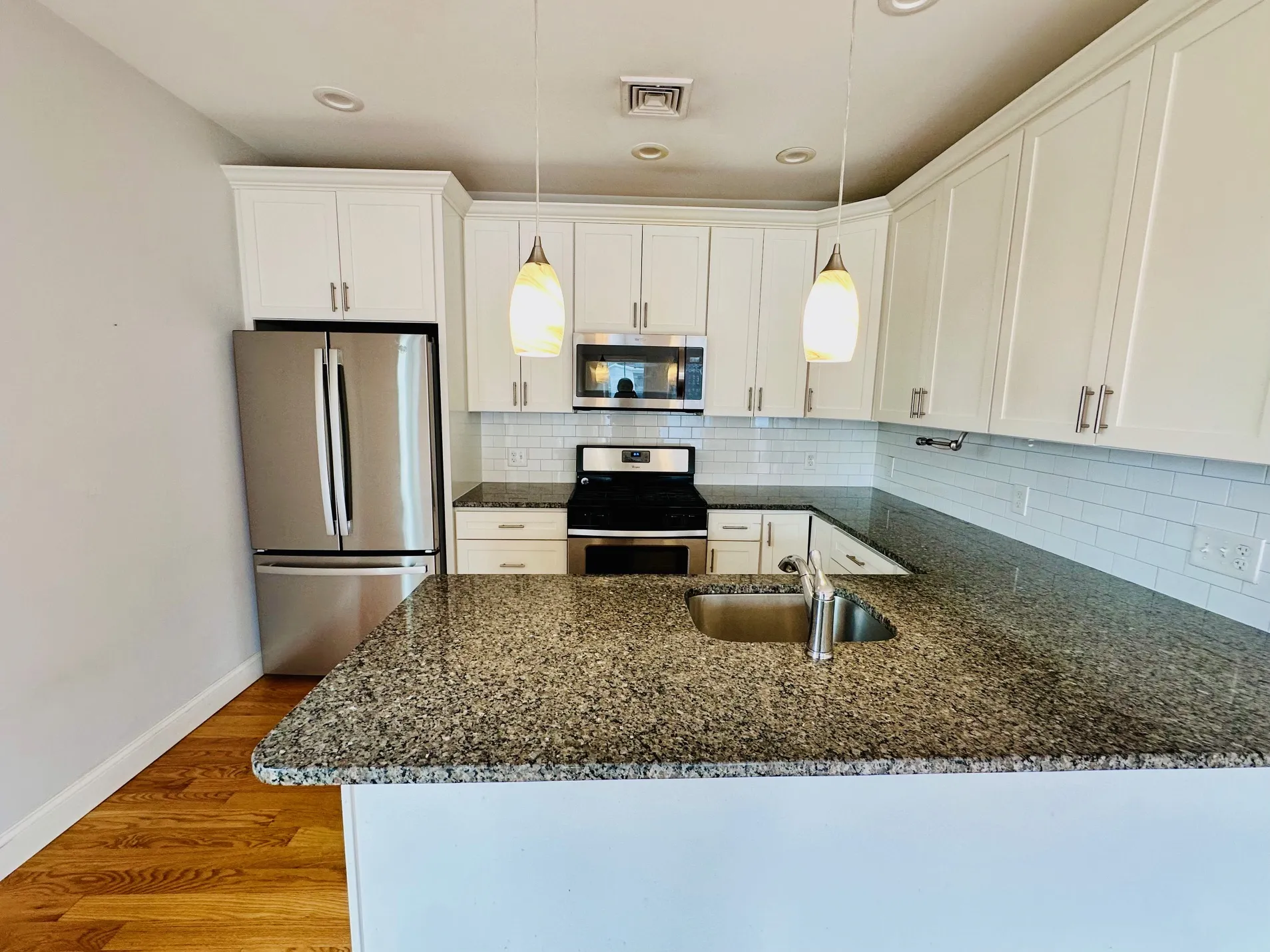 15 Dana Ave, Hyde Park