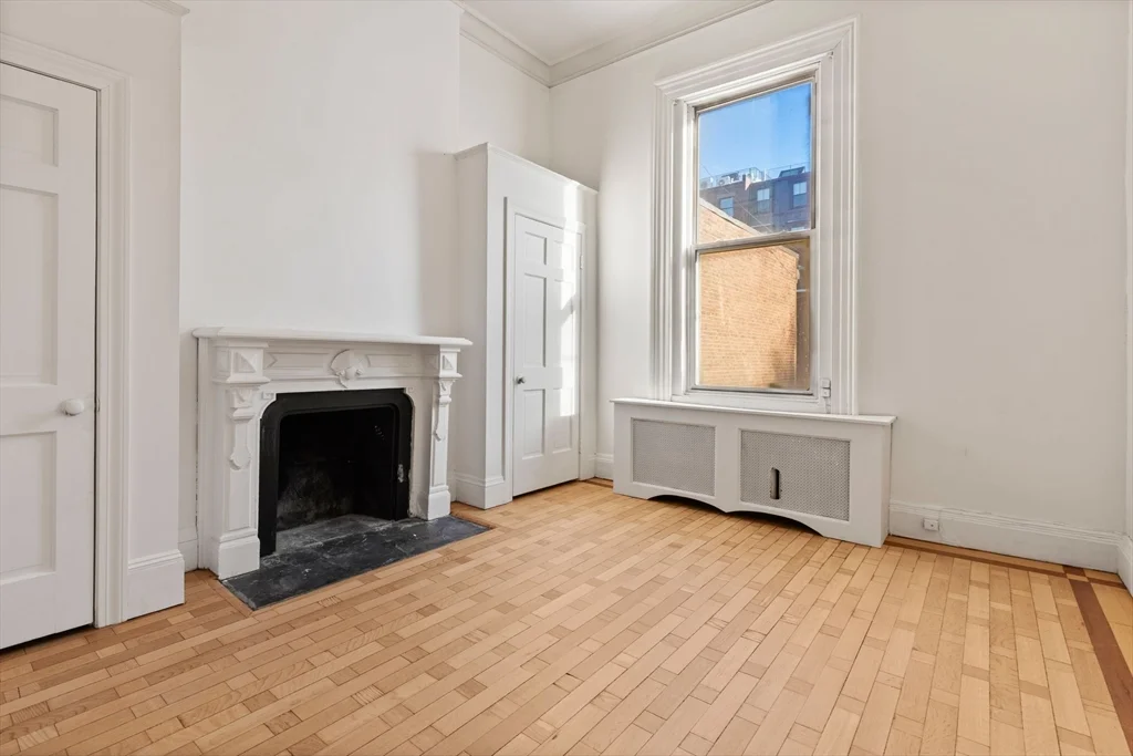 413 Beacon St, Back Bay