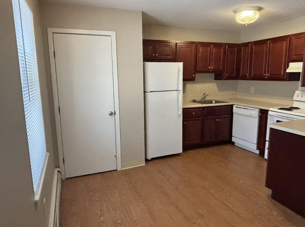 65 Frank's Ln, Hanover