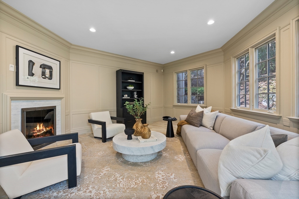 120 Cabot St, Chestnut Hill