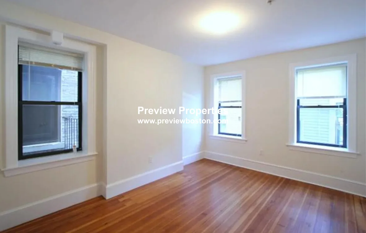 881 Massachusetts Ave, Mid Cambridge