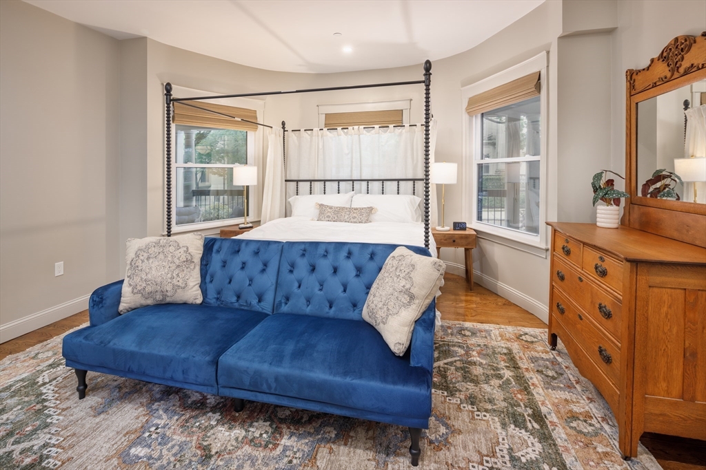 44 Winslow Rd, North Brookline