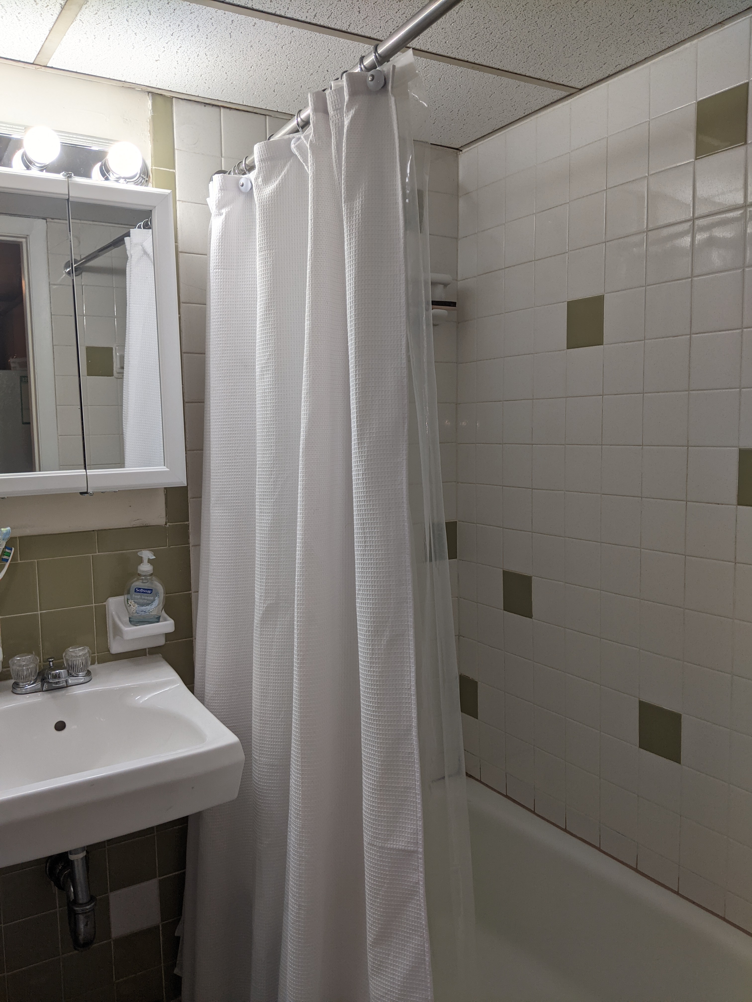 102 Alpine St, Powder House Square