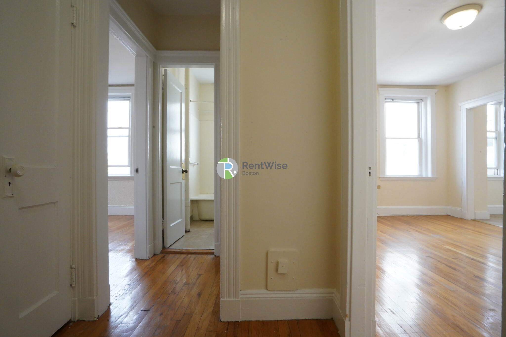 131 Washington St, Brighton