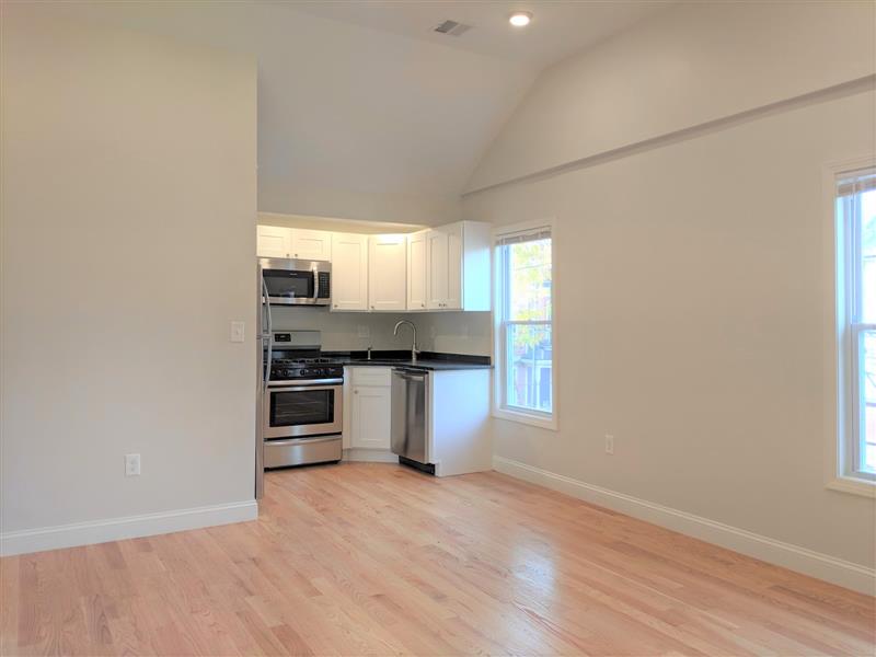 44 Cogswell Ave, North Cambridge