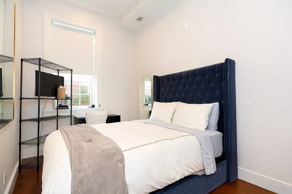 288 Commonwealth Ave, Back Bay