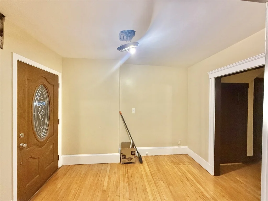 23 Pearl St, Everett