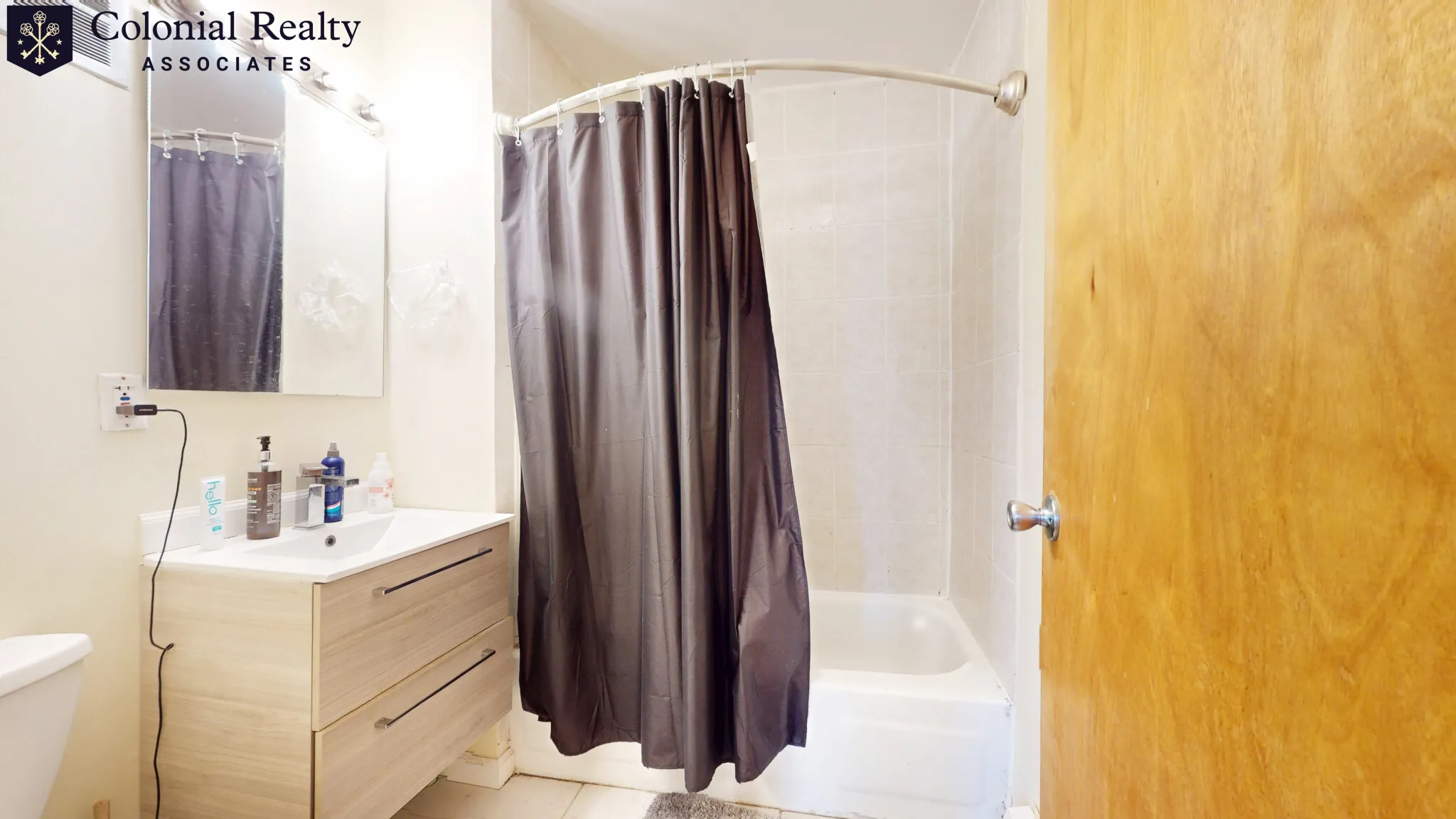 86 Hammond St, Roxbury