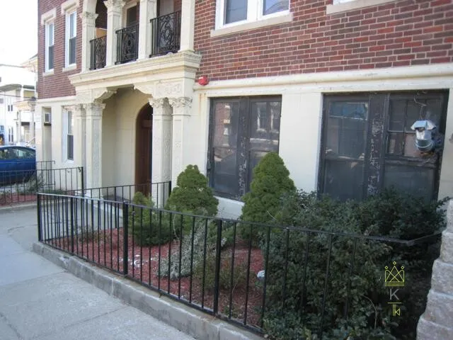 28 Quint Ave, Allston