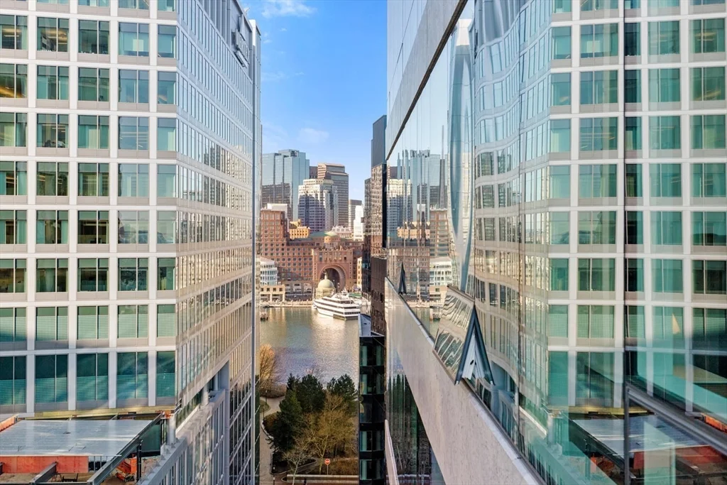 50 Liberty Dr, Seaport District