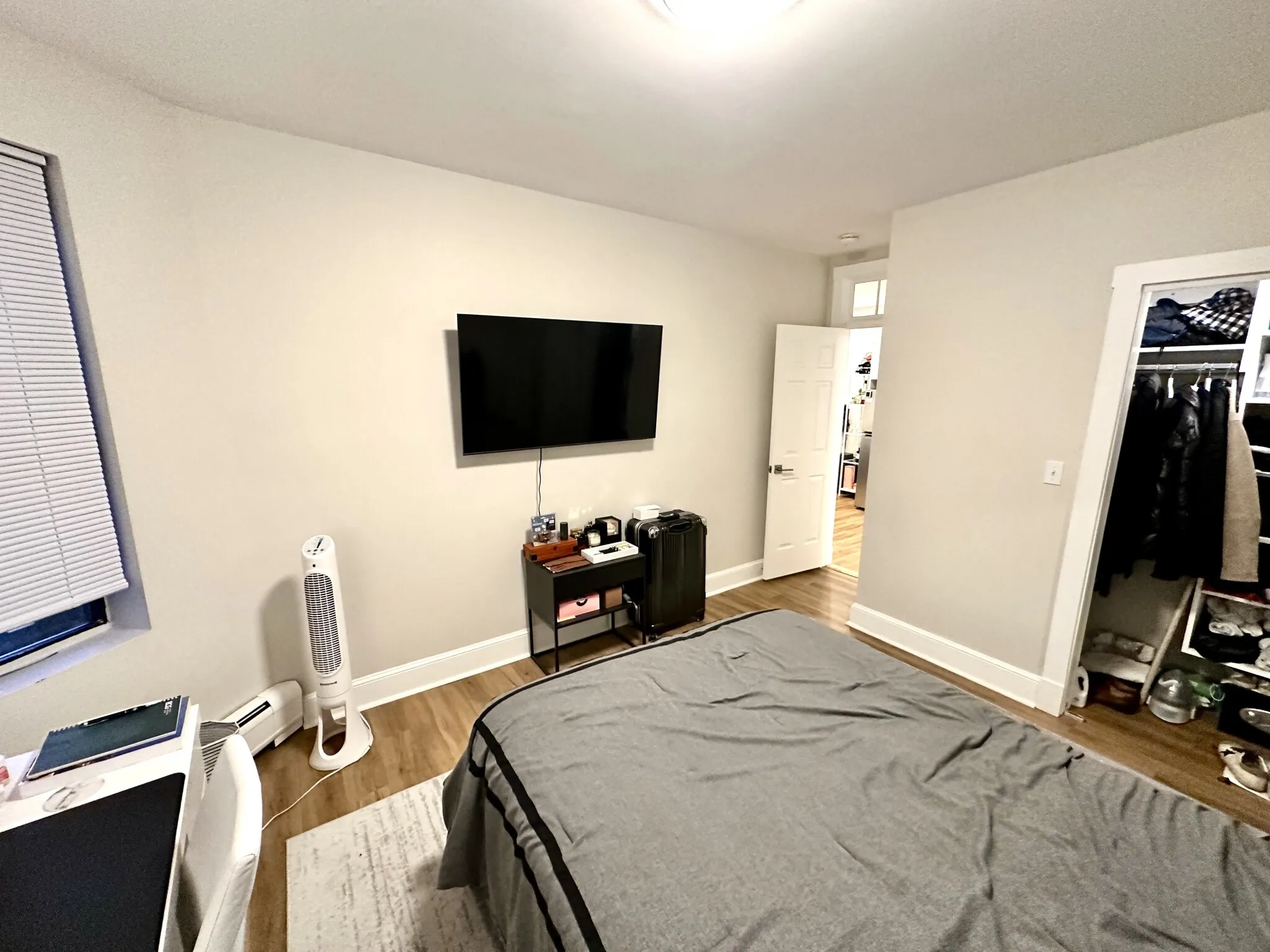 833 Beacon St, Fenway