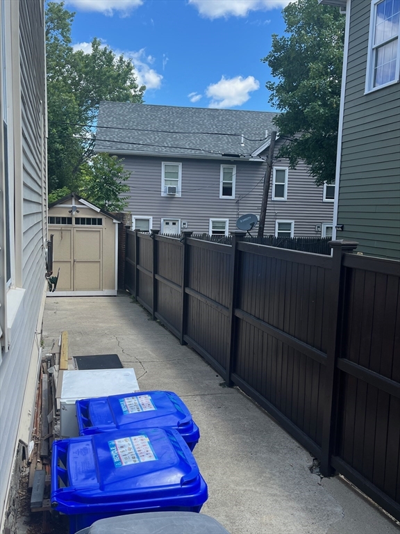 2 Woodville Park, Roxbury