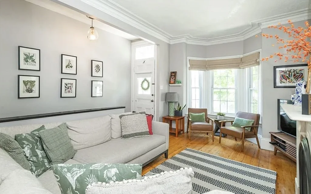 262 W 5th St, South Boston