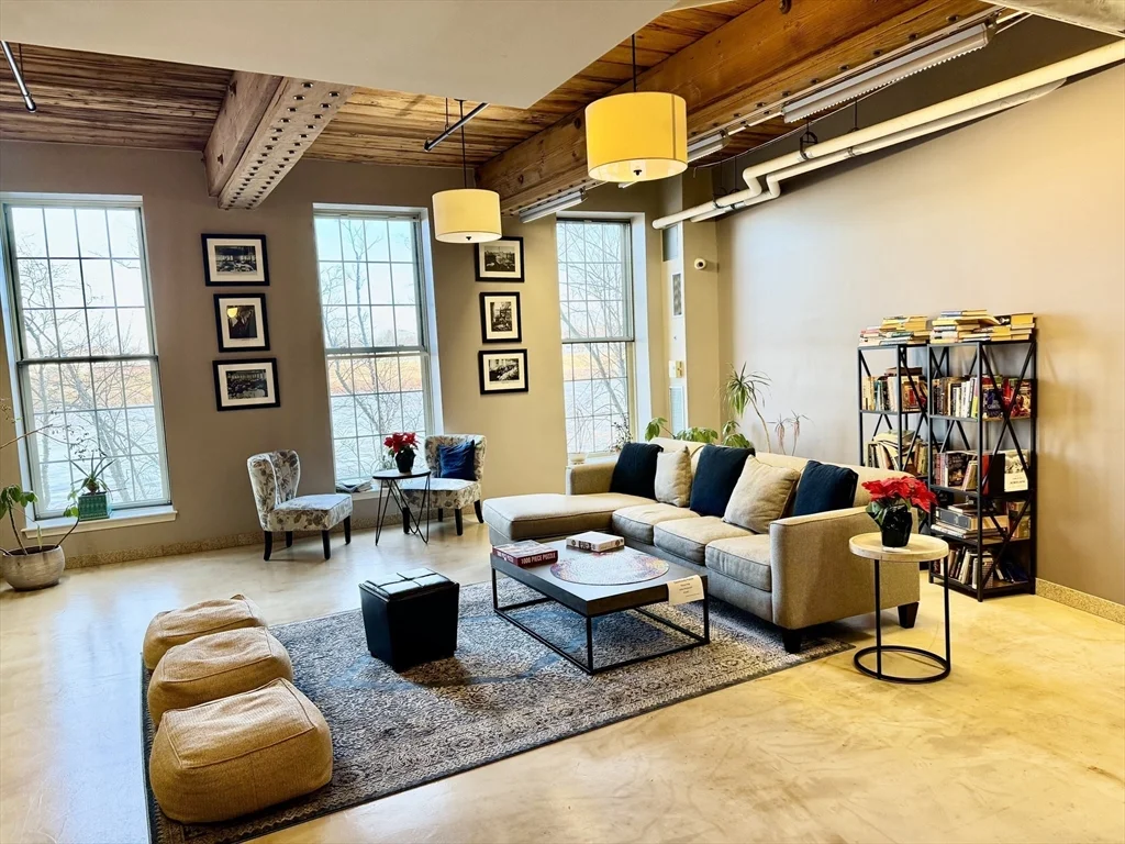 35 Riverwalk Way, Lowell