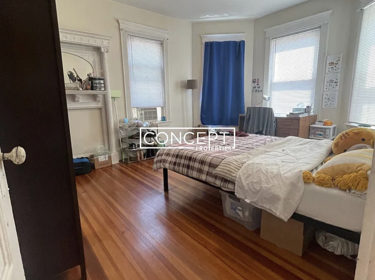 65 Hillside St, Mission Hill