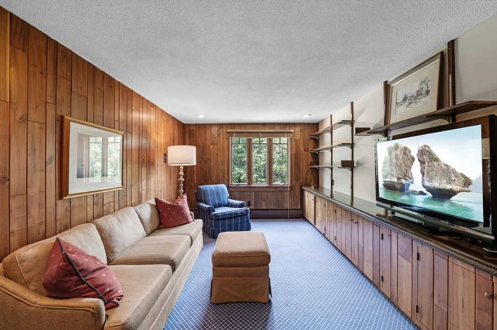 7 Ratlin Rd, Marblehead