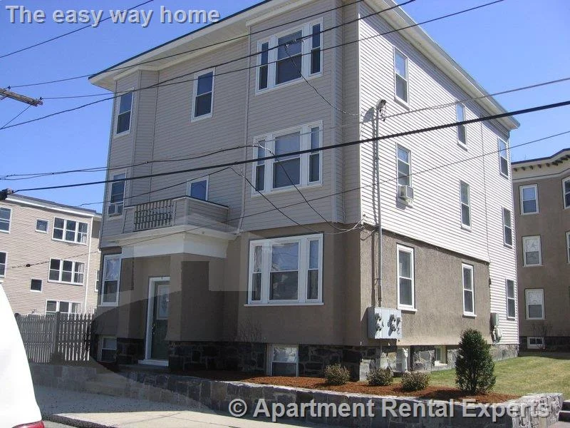8 Pearl St, Tufts