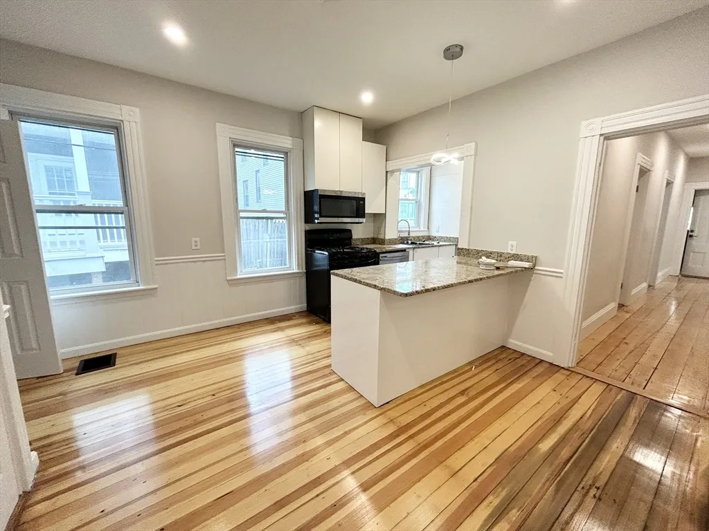 12 Buttonwood, Boston