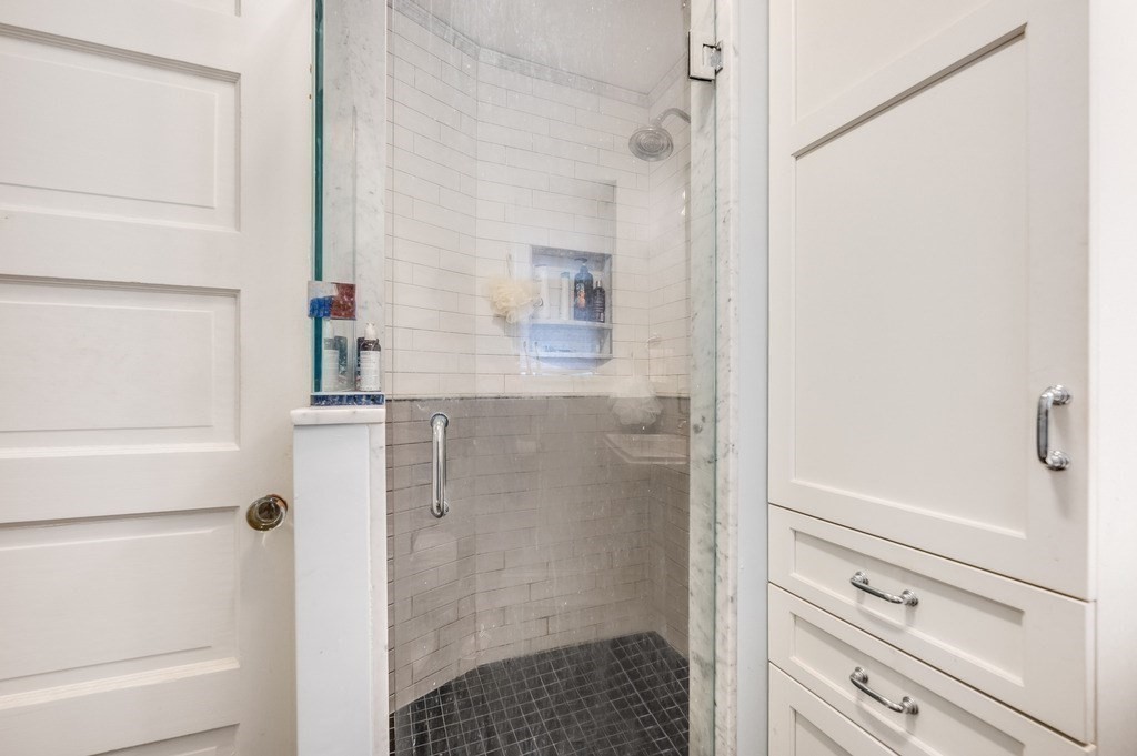 993 Memorial Dr, Harvard Square