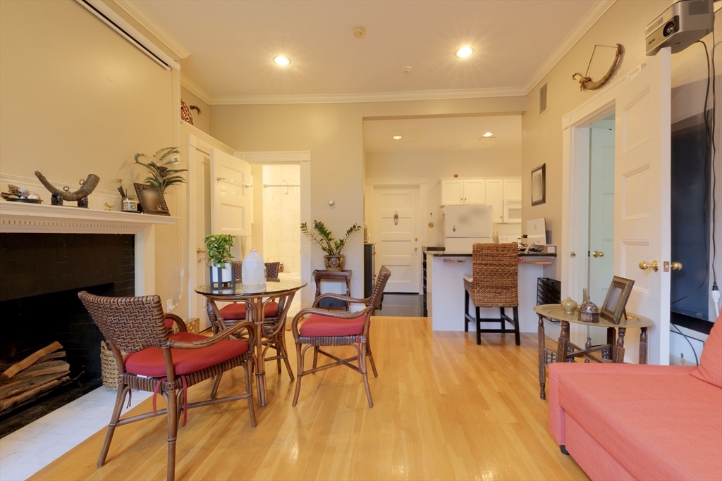 398 Marlborough St, Back Bay