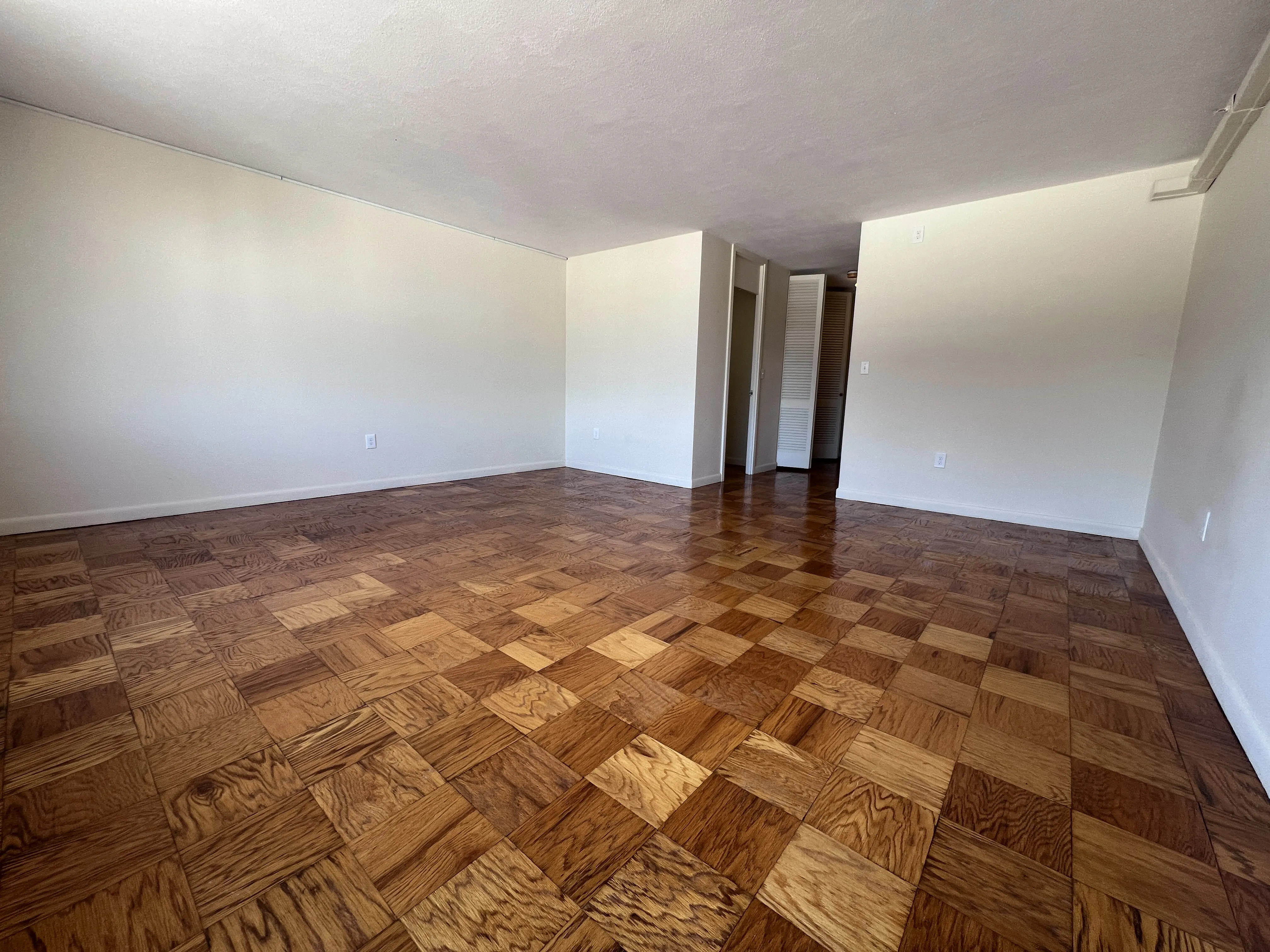 101 Monmouth St, Longwood