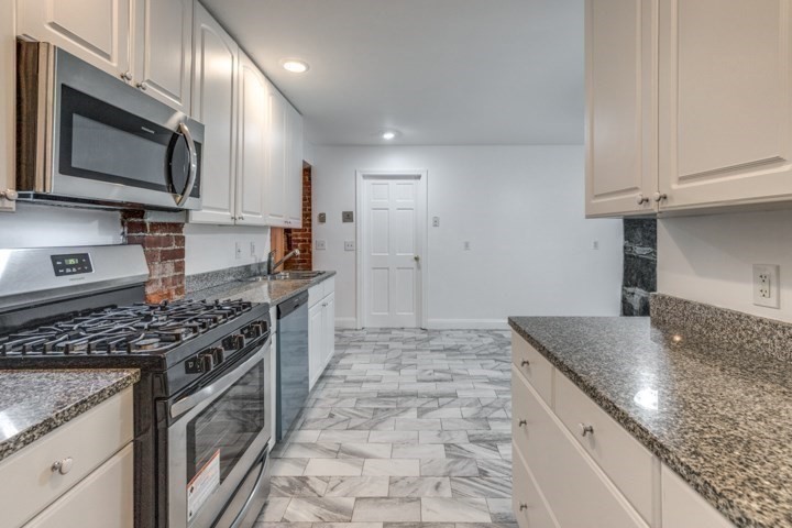 915 Beacon St, Fenway