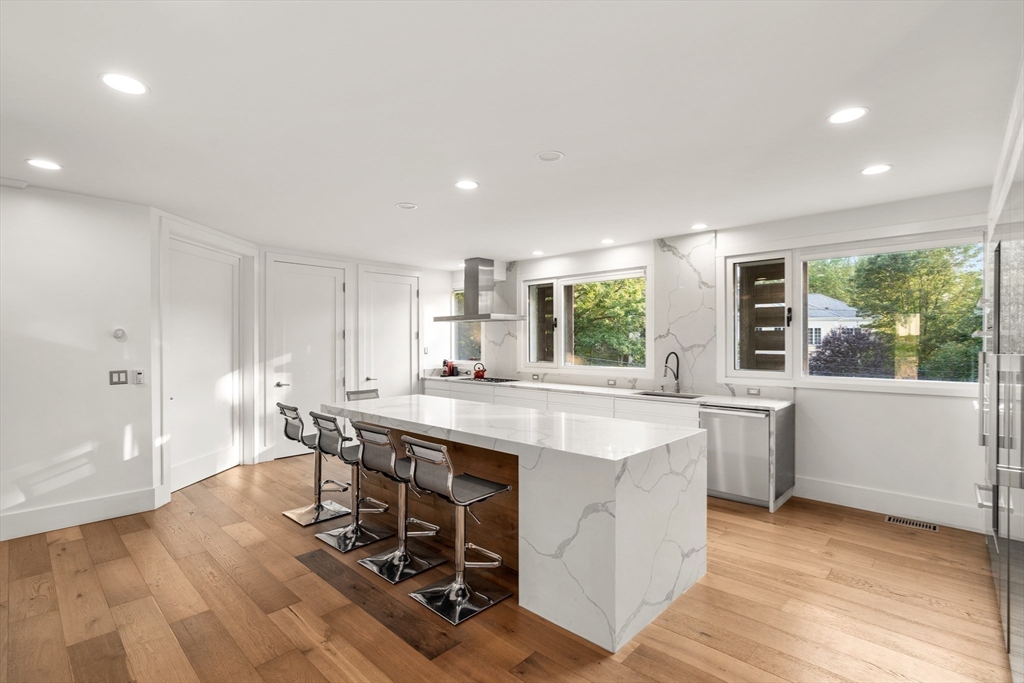 30 Whipple Rd, Lexington