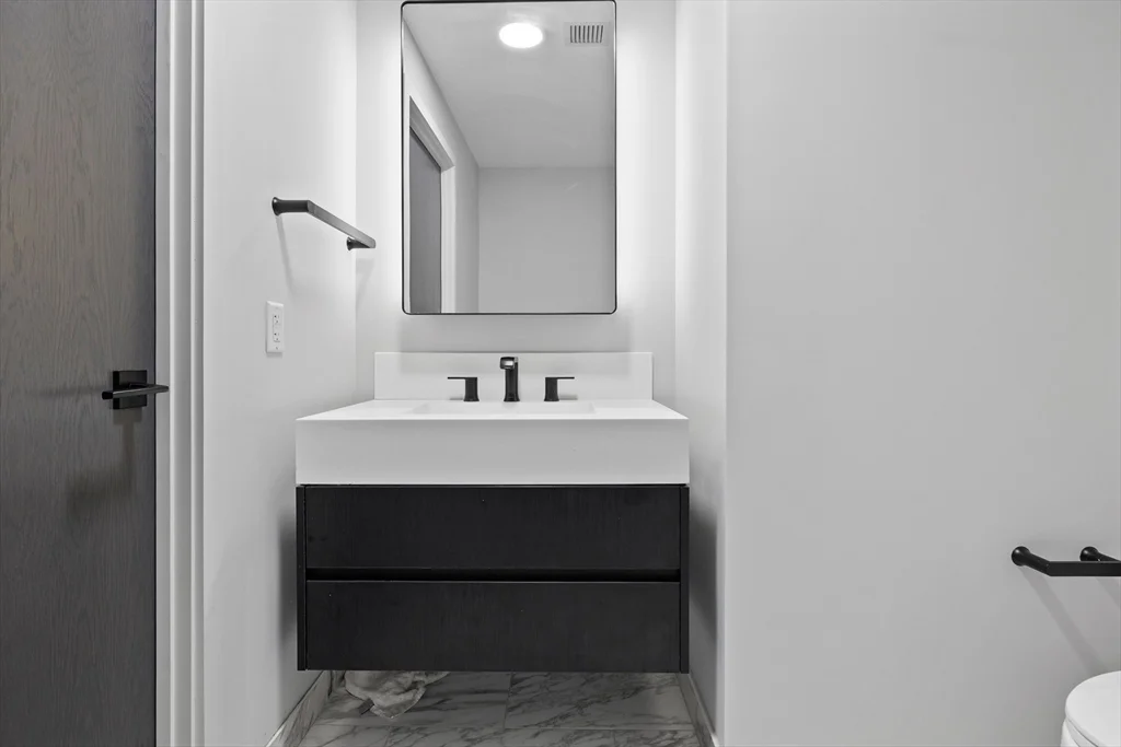 55 Lagrange, Downtown