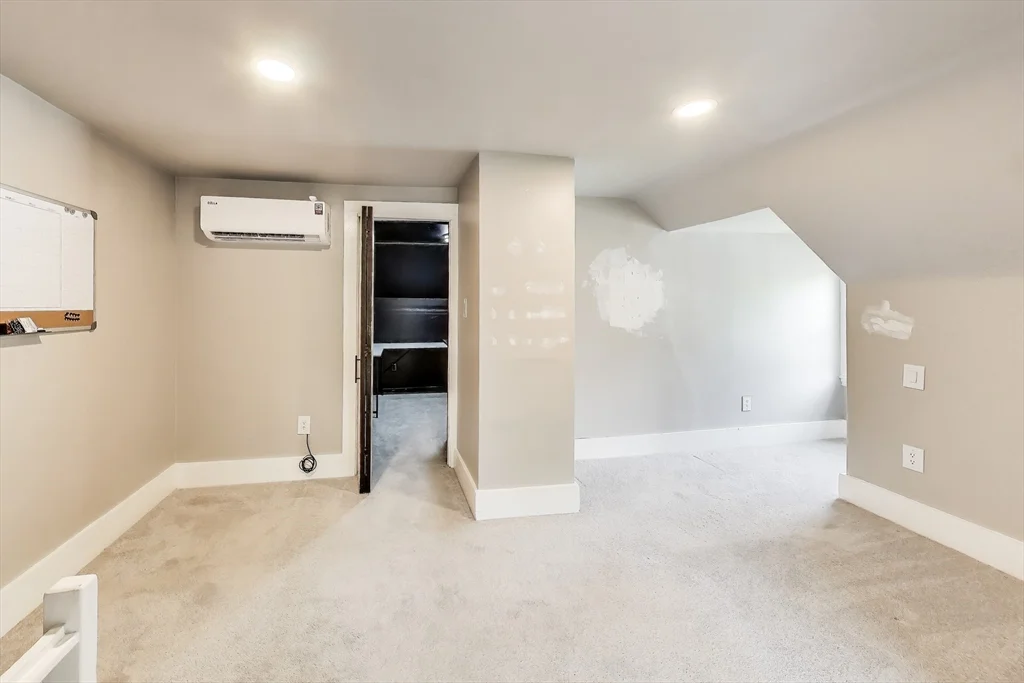 24 Clematis St, Winchester