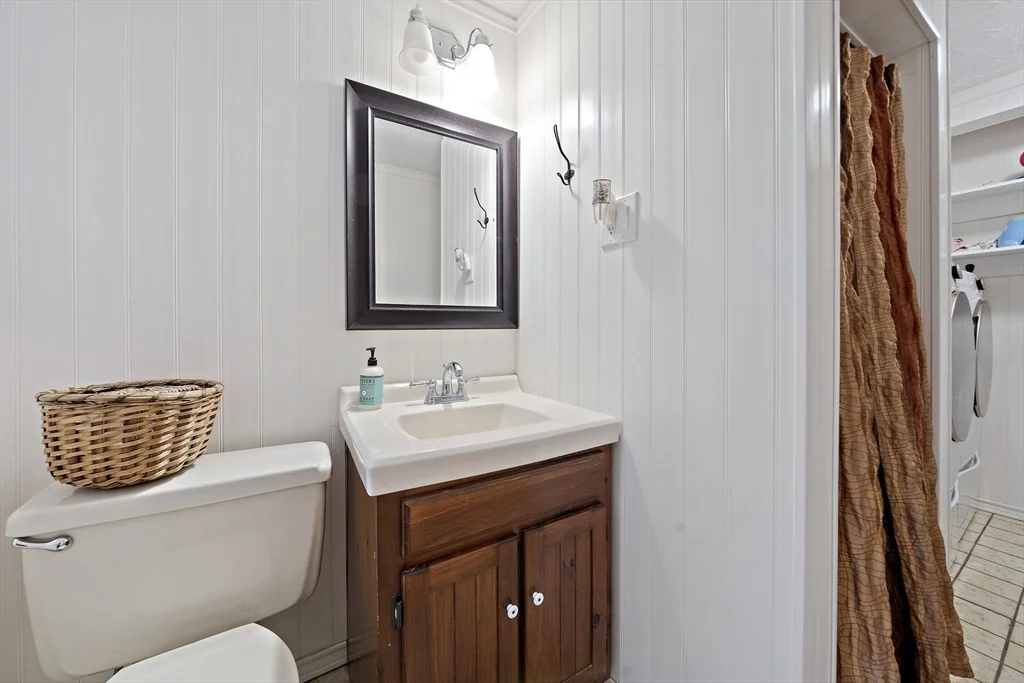 20 Trayer Rd, Canton