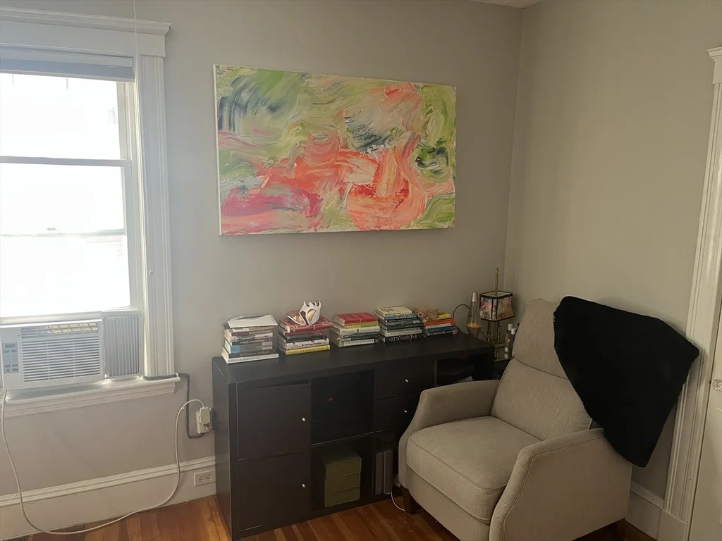 15 Parkton Rd, Jamaica Plain