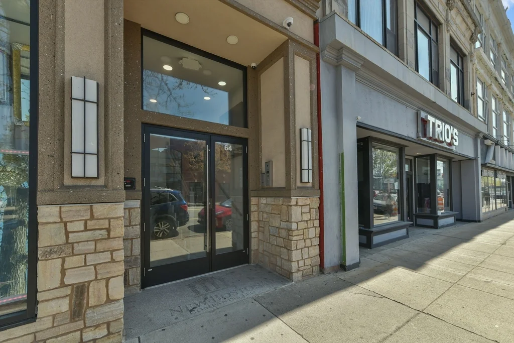 64 Market, Lynn