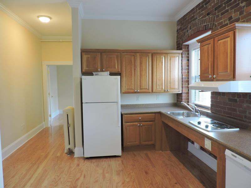 888 Massachusetts Ave, Riverside