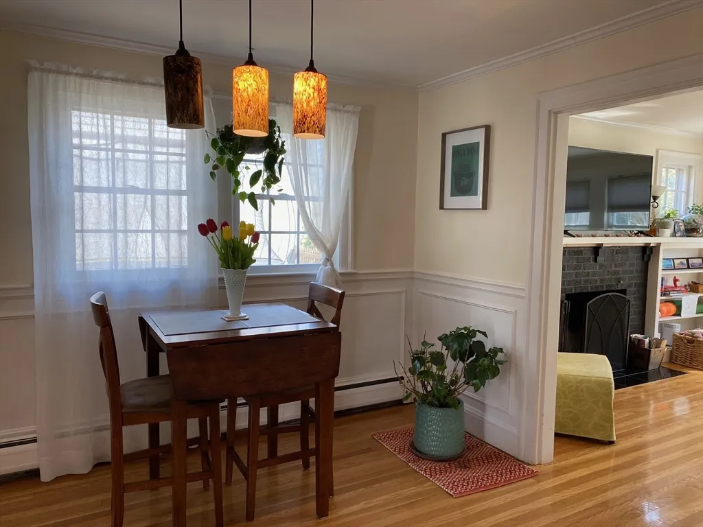 22 Cleveland Rd, Wellesley Hills