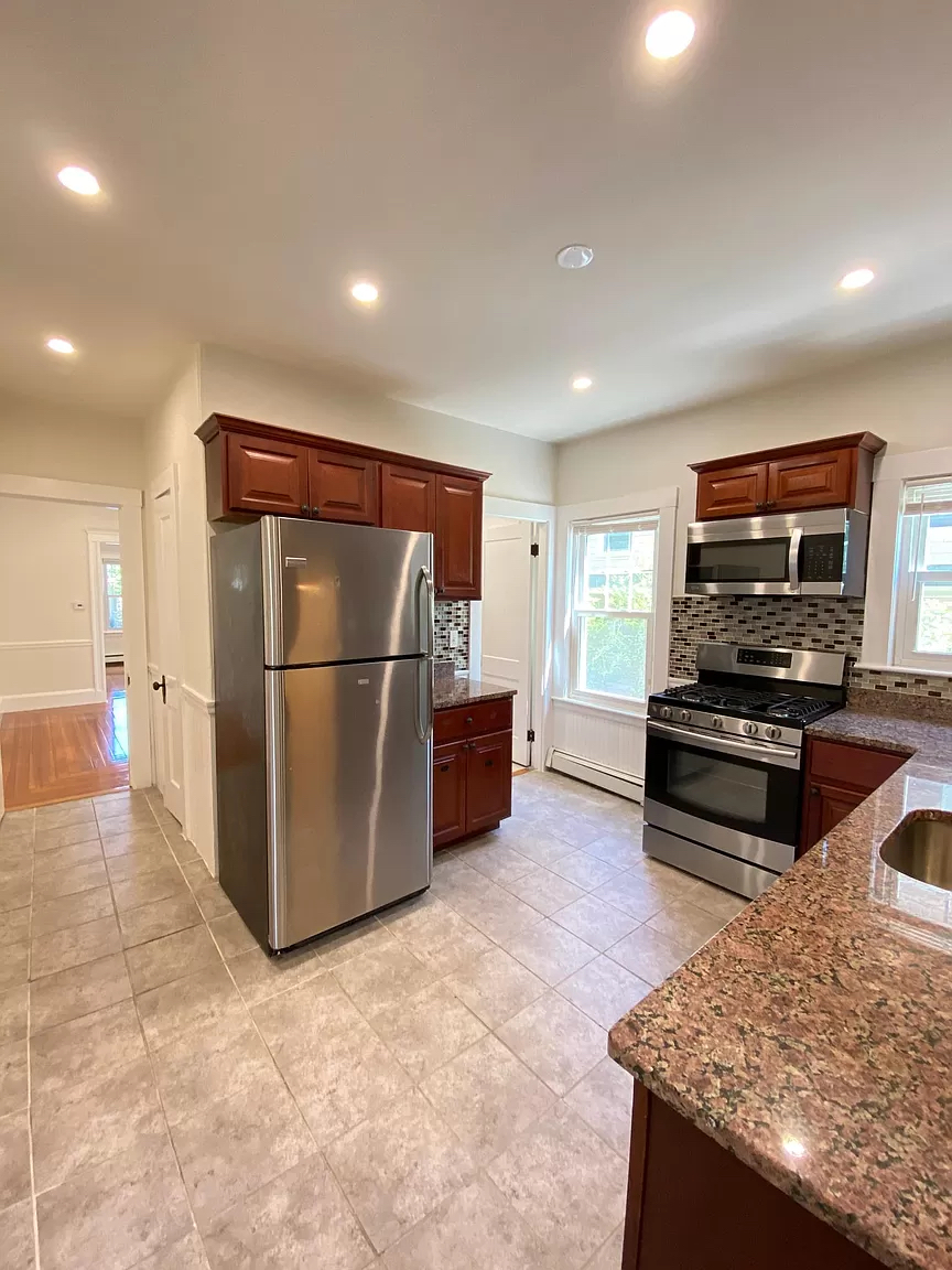 2 bed, 1 bath apartment for rent at 126 Winsor Ave Unit 1, Watertown — photo 4 of 12