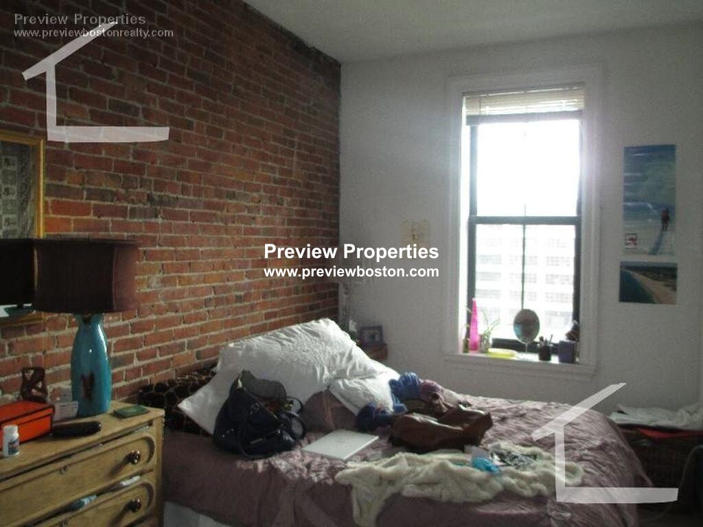 23 Cortes St, Back Bay